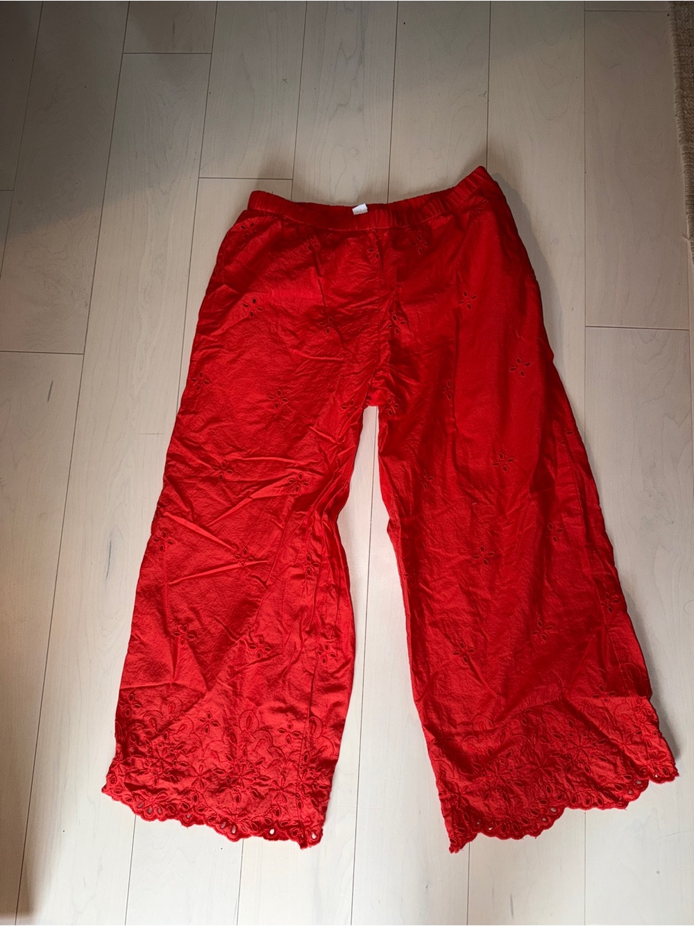 BNWOT/Old Navy Red Wide-Leg Embroidered Pull-On Bottoms